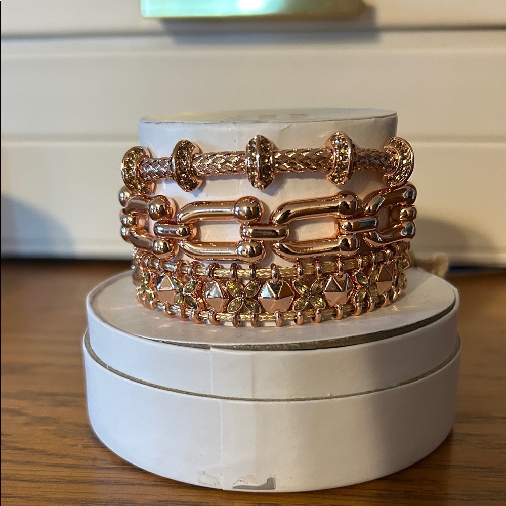 BP SUMMER STACK 2025 “LINKED IN THE MOMENT”